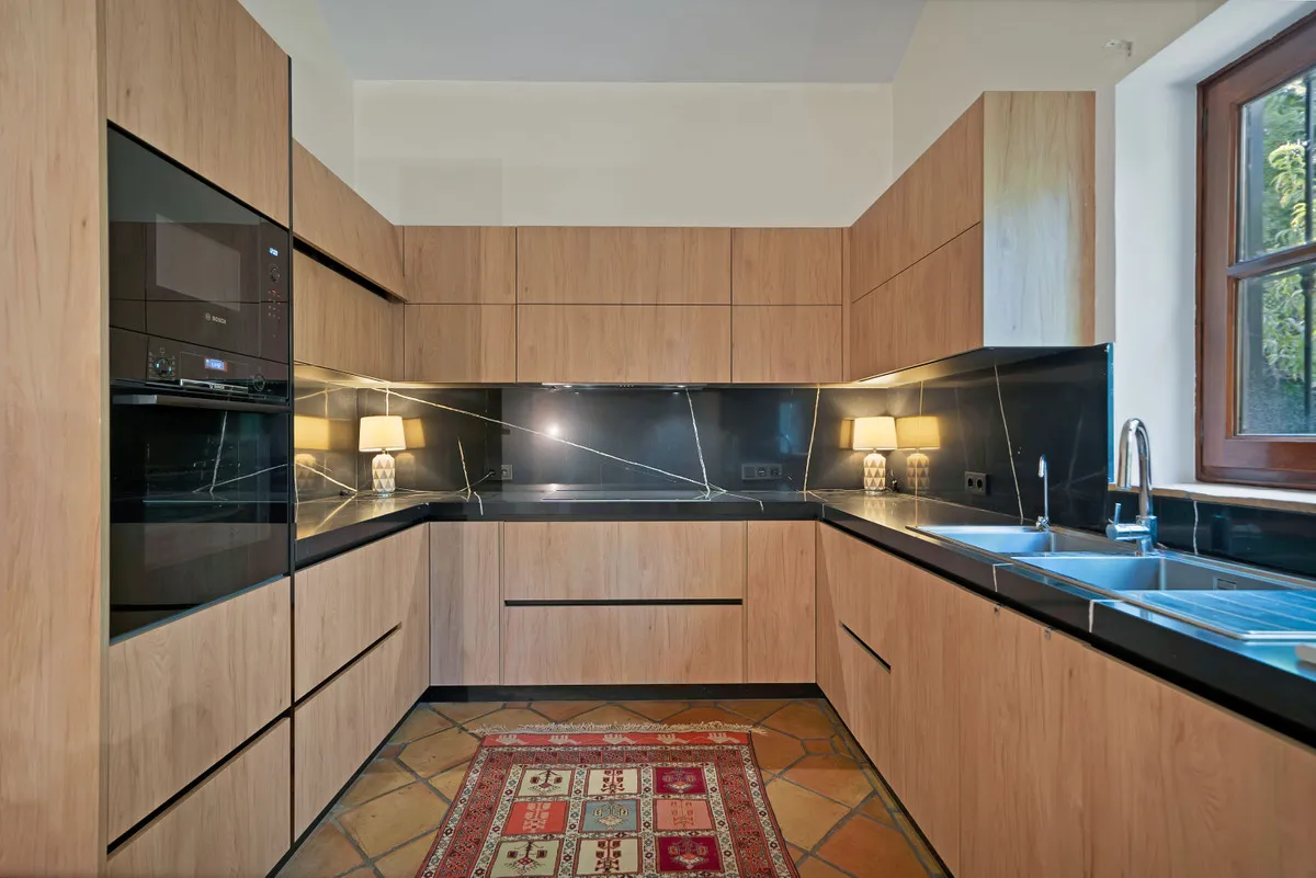 e66a671c-1799-42cb-854e-6a0a9ec1def6