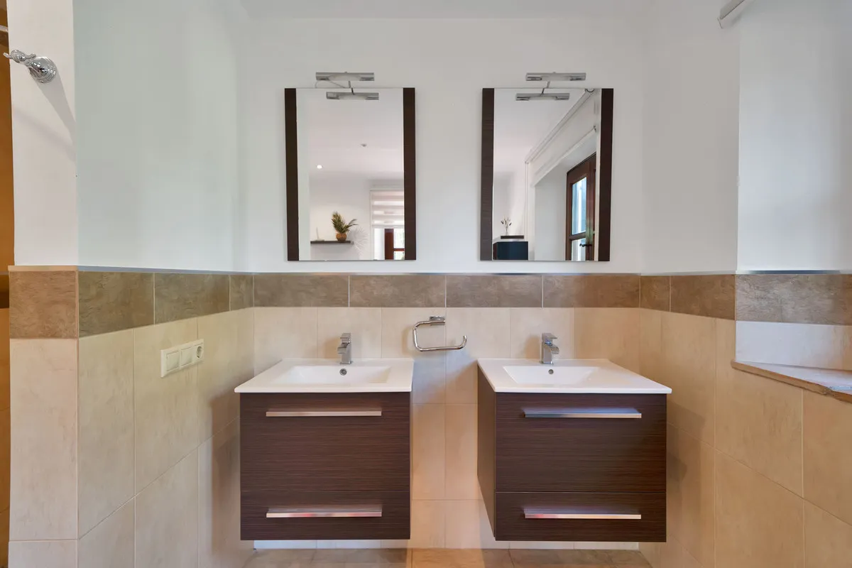 ecb772bc-0d67-4efe-8e46-4d028ed2326c