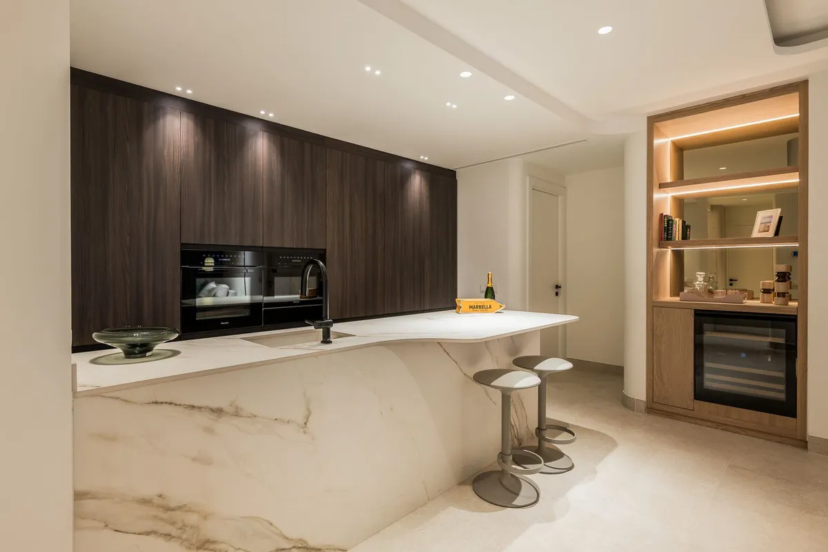 c1ba8e77-3ae1-4fd1-a37e-dd1841d6a9ec