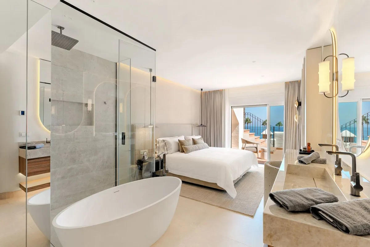 f040f2a0-ffa0-4962-9adc-3682ee354be3