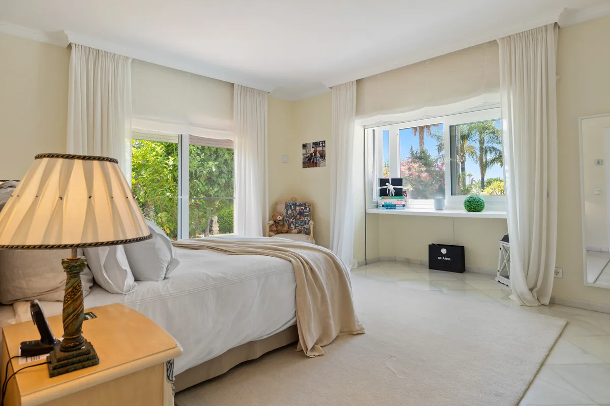 608d5b83-4bfc-41c3-b66f-cf43460bdcfb