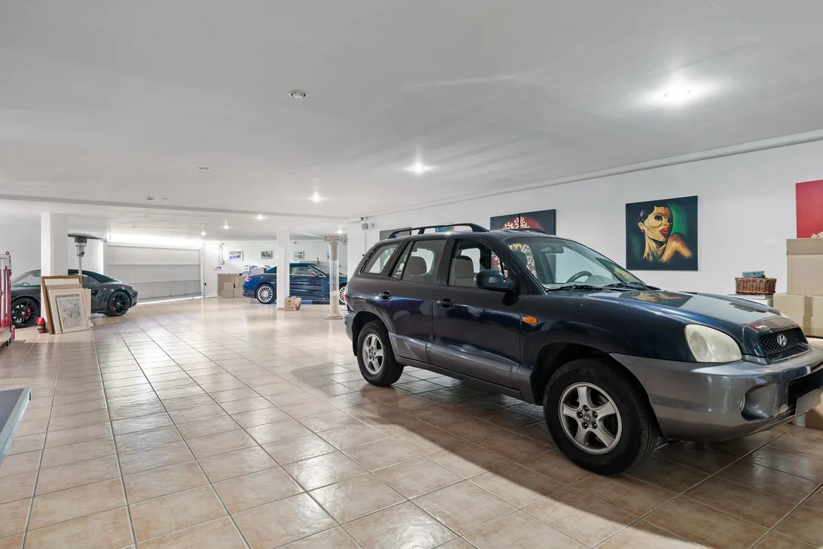 b8e2f4af-ff5a-4ef4-b696-9c14a81b7b4a