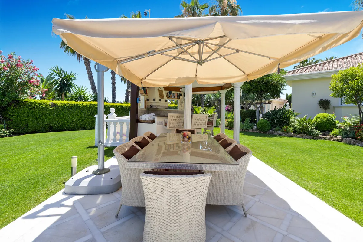 e25947c7-f3cd-4a12-be28-bf96f706b602