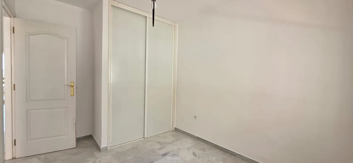 080b610d-bfd5-4483-a766-7207f2b74857