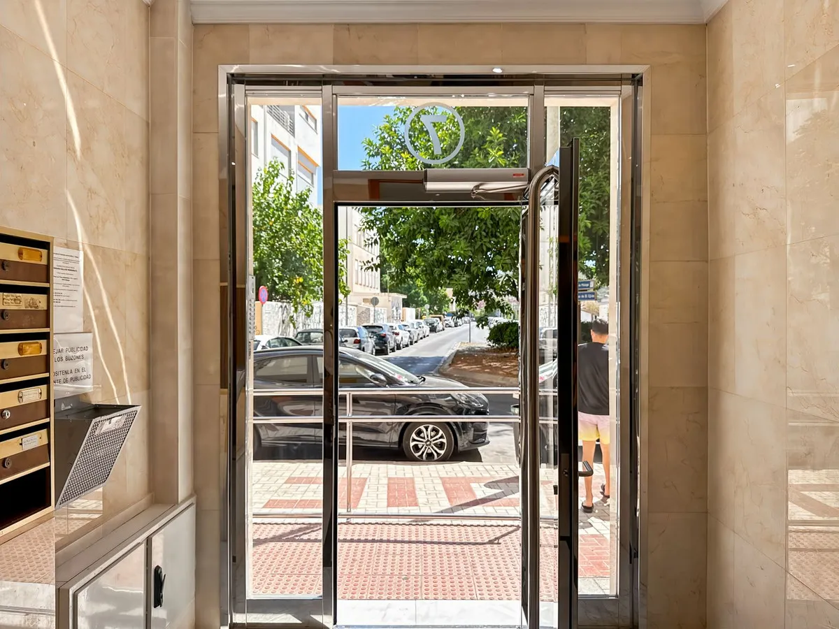 d33186bb-c520-4aeb-a7d9-da1127f9d7ef