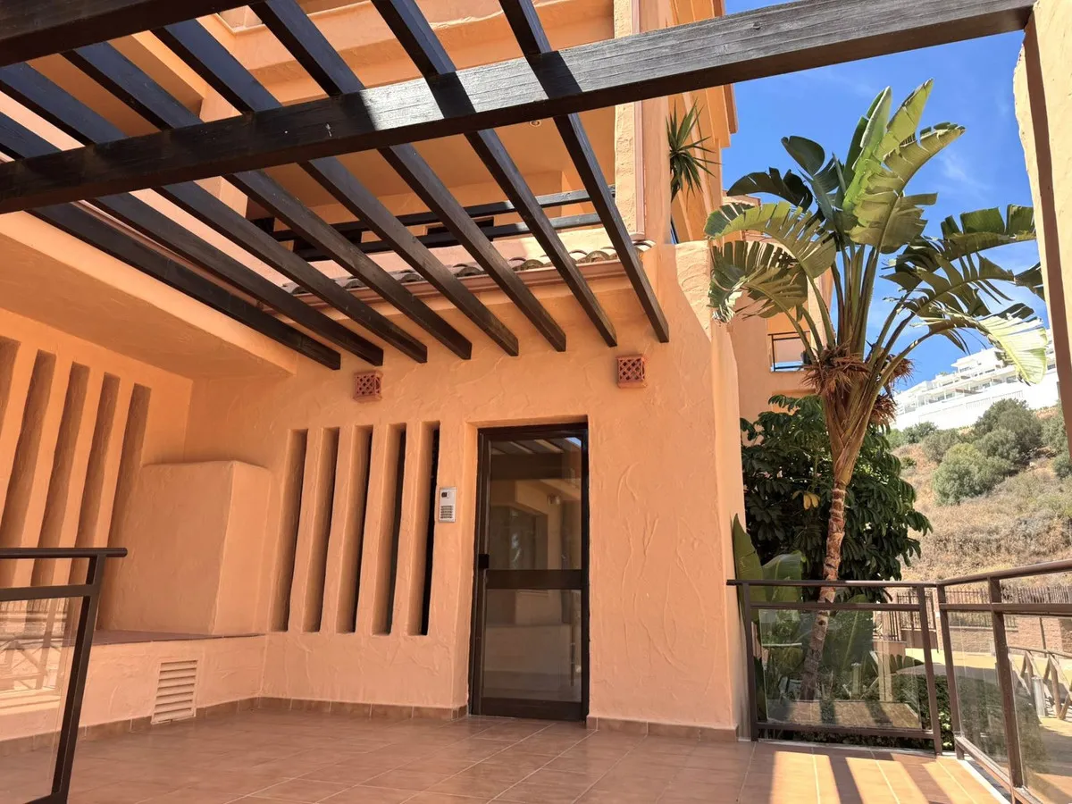 9dce32cc-cd01-4022-bf14-54278ce5adfd