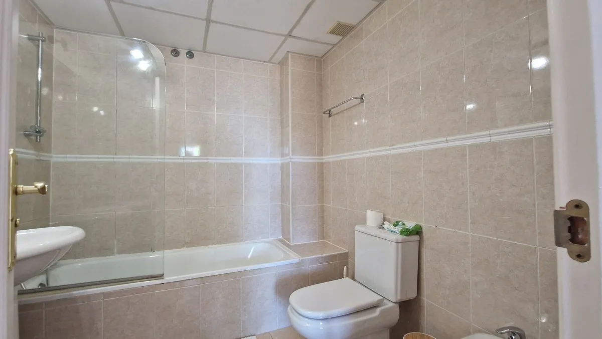 00b4aa73-6ae1-476d-a51a-638b9b9fd98b