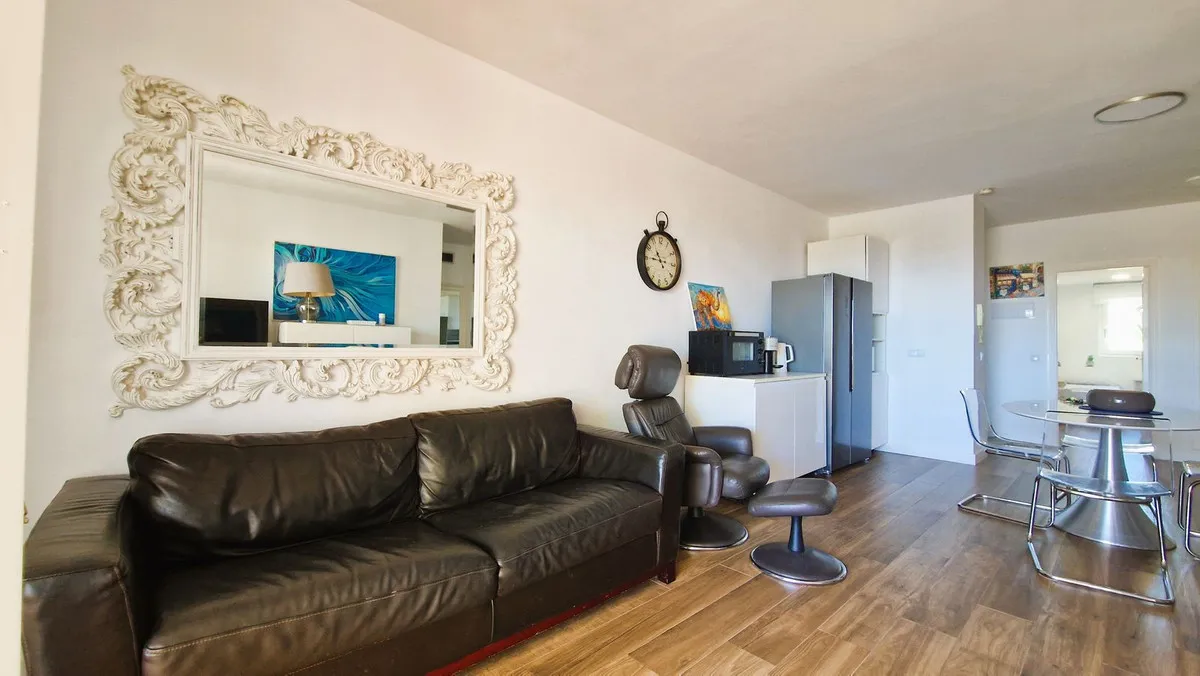 095b3254-068d-4f72-a414-1494f090165e