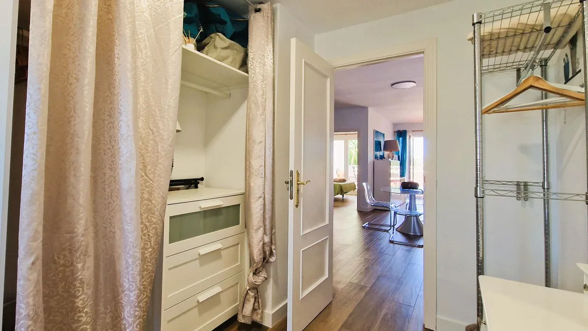 0dbeb484-f153-4d9b-9bdb-3918a137dae7