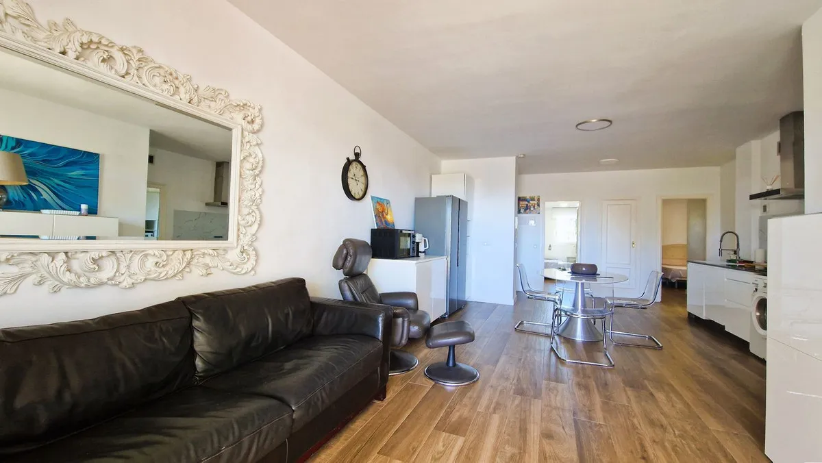 67b58b70-404f-4b19-8059-f34aad11a809