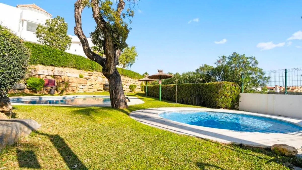 8c5a83eb-b823-4e01-be7e-67f2546c8c02