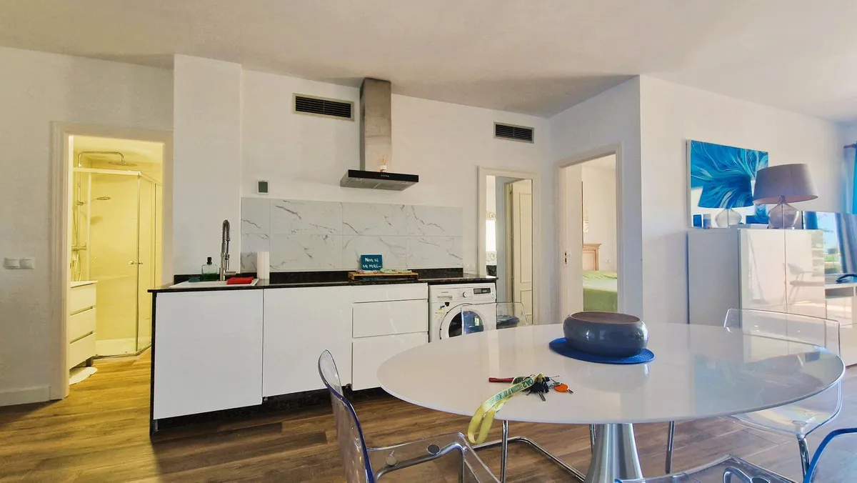 9090c954-a7ff-480b-b32b-a917380e8c1f