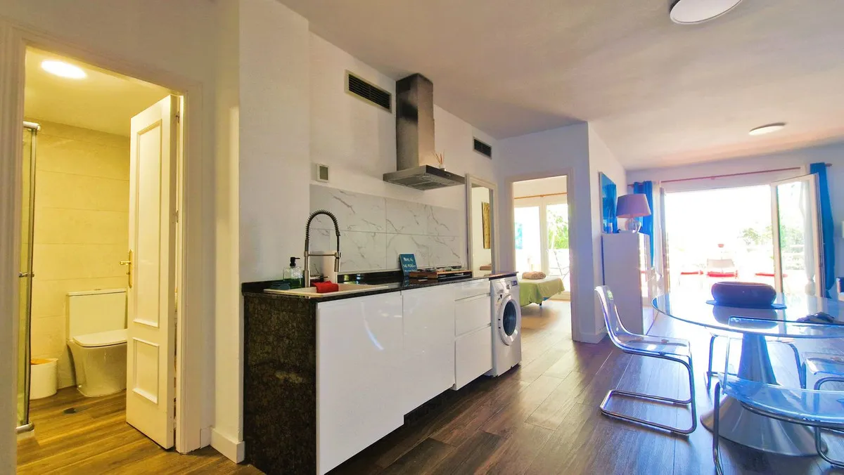 e5e92458-d125-4feb-9527-43441e2cb3c8