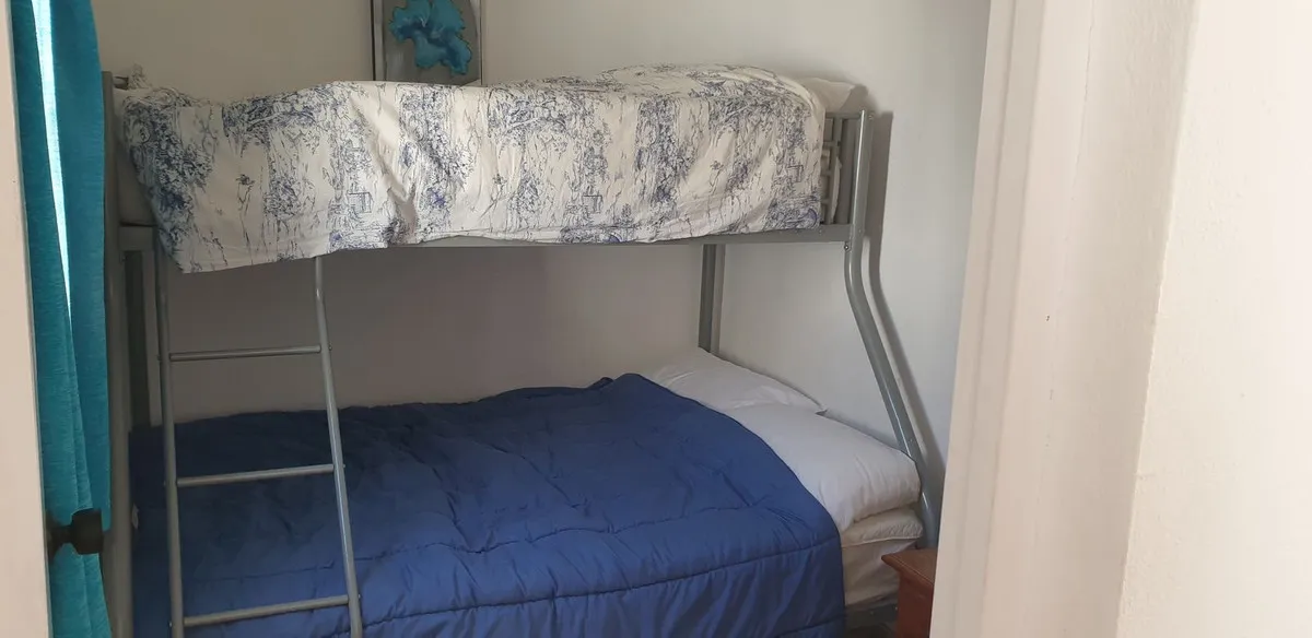 e9911f8e-7b0c-42e8-8068-885e2e5f2e4b