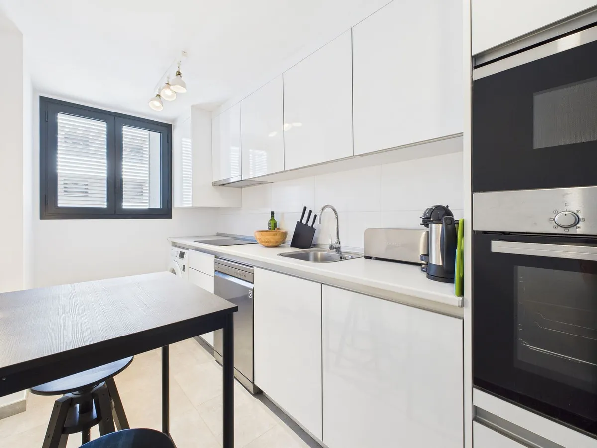 a1b69036-7e7c-48dc-8b75-672ba037df39