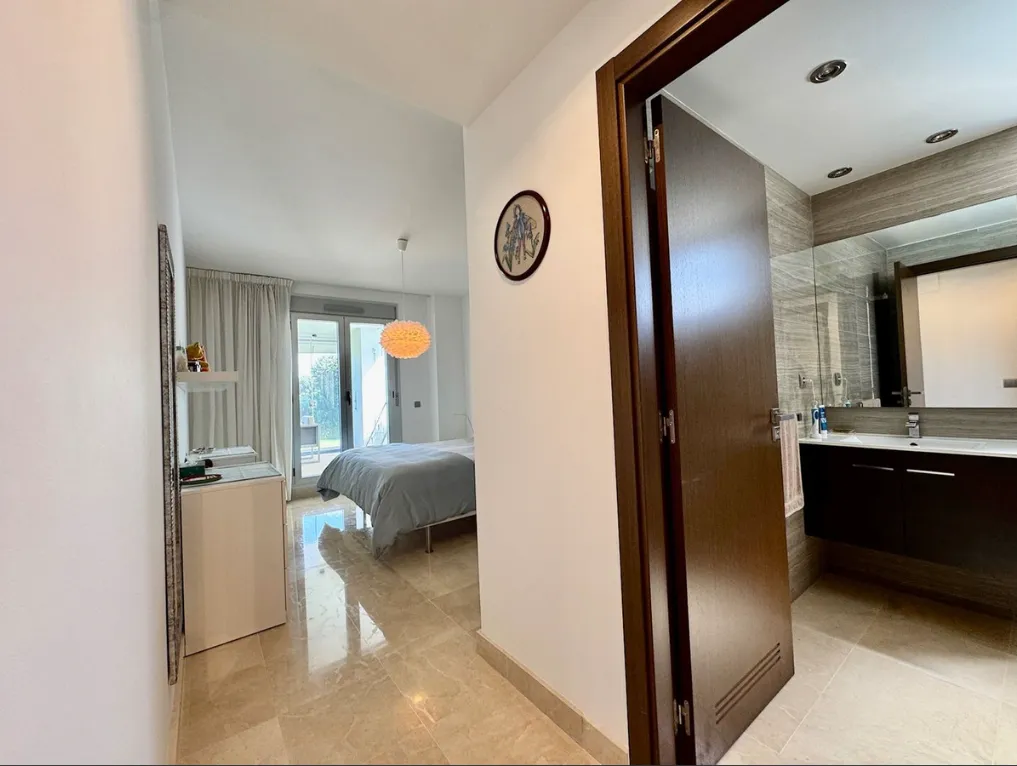 b8f1eef6-0d56-44b7-97e7-2f71aa8f5660