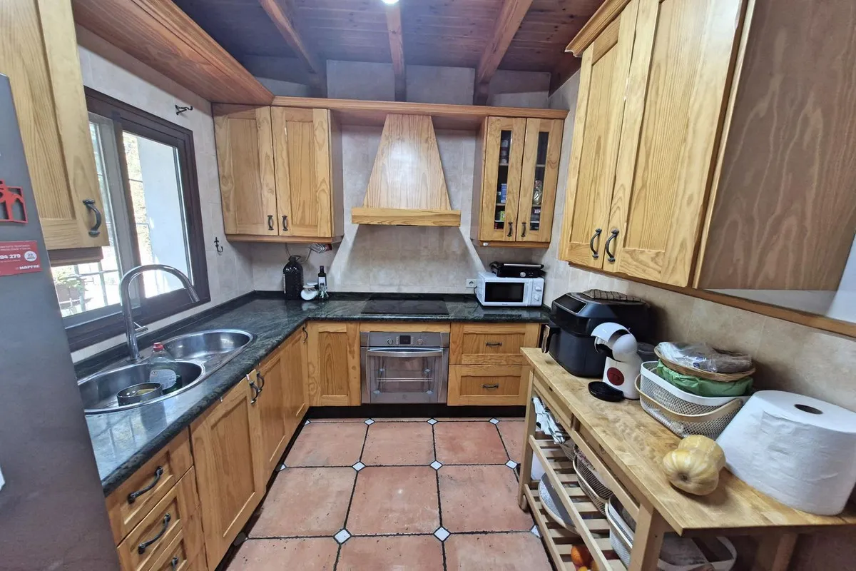 178b8ba2-1a7d-4a82-aba5-310c0d75778c