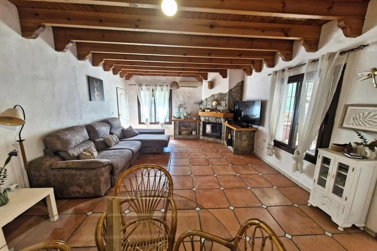 d0e18aba-48ed-4904-b9a5-c58c7c076090