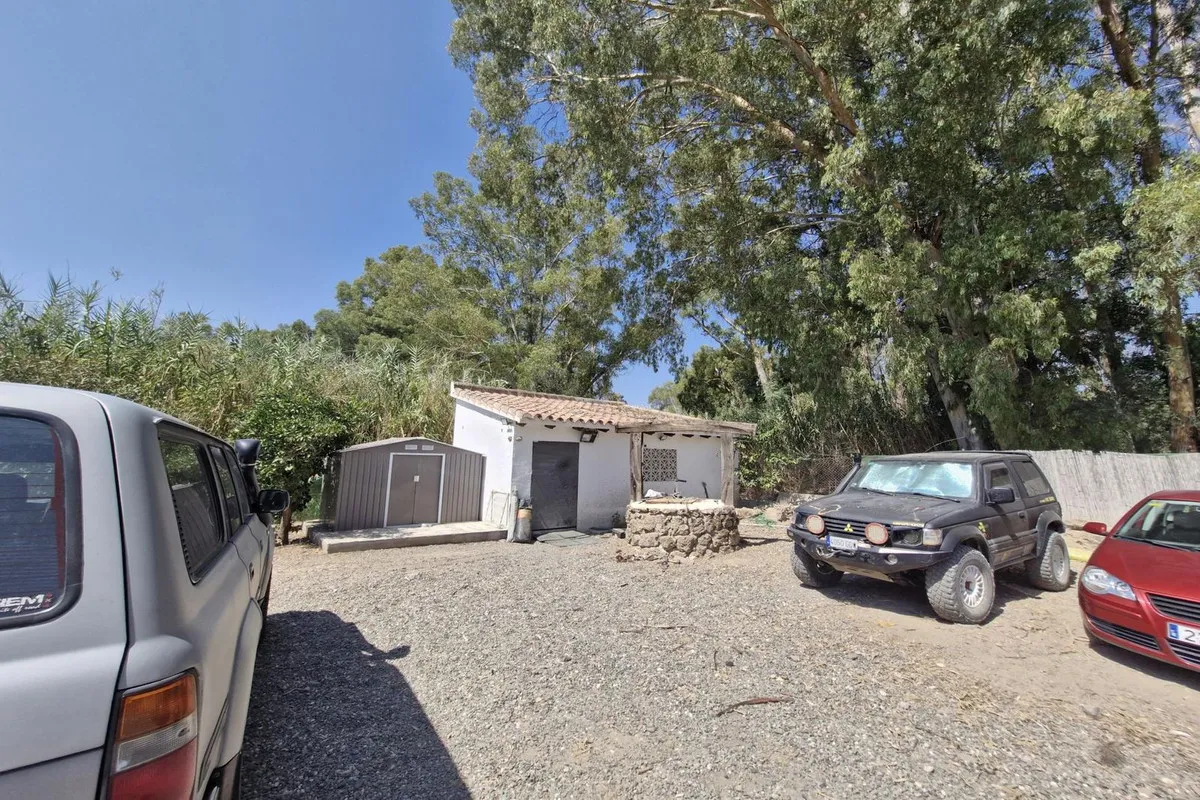 e7f2e4a2-9ff9-4d44-af5c-1405478b7cb5