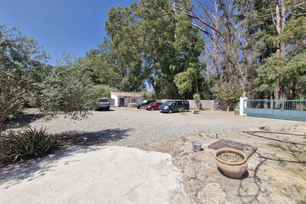 eb47b843-3bef-49fd-bc82-4bb8f747df1c