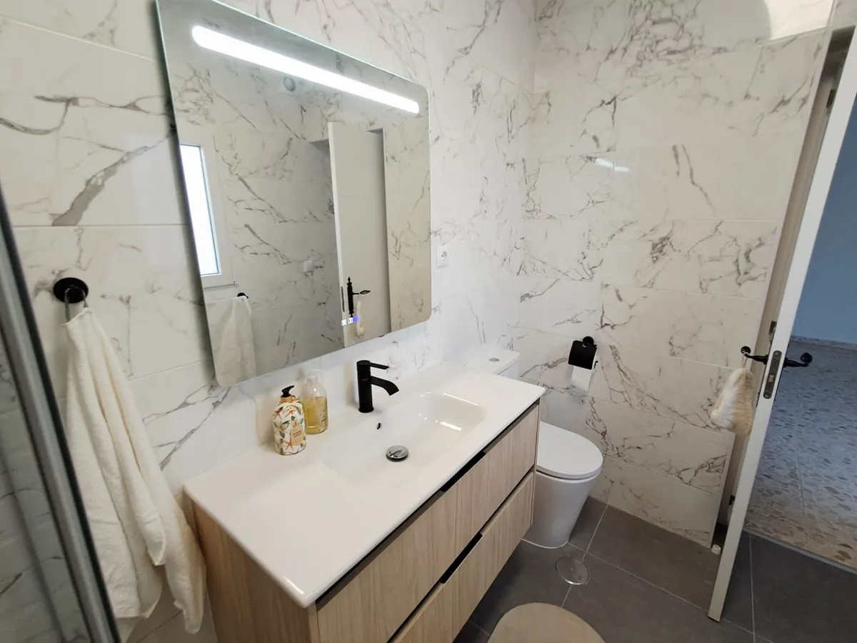 ffa51adc-7f62-4fa4-a3df-4346a3eb1f87