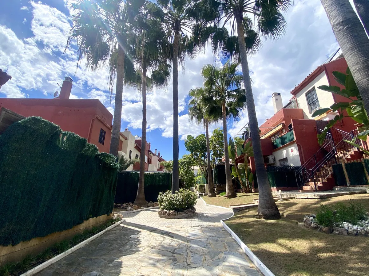 0082f66b-0c66-48d1-8227-d05157499344