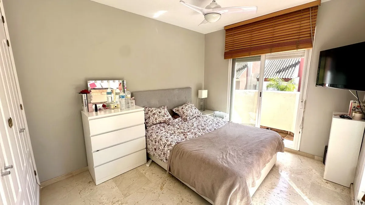 5bd2d342-d15b-47e0-b5f2-e01fc1cf5246