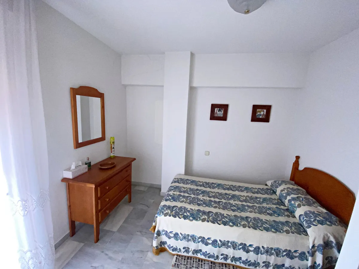 2db76f33-2967-4a79-8f84-56fa040b9990