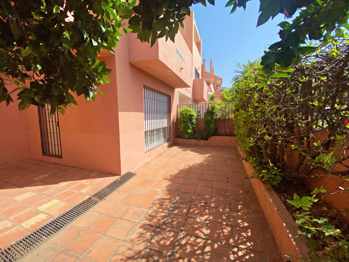 4a283b60-e565-4f43-8a16-f8d6b6cfffec