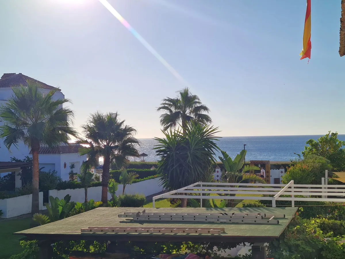 0f25fdef-4448-4a12-8bcf-8081368ade87