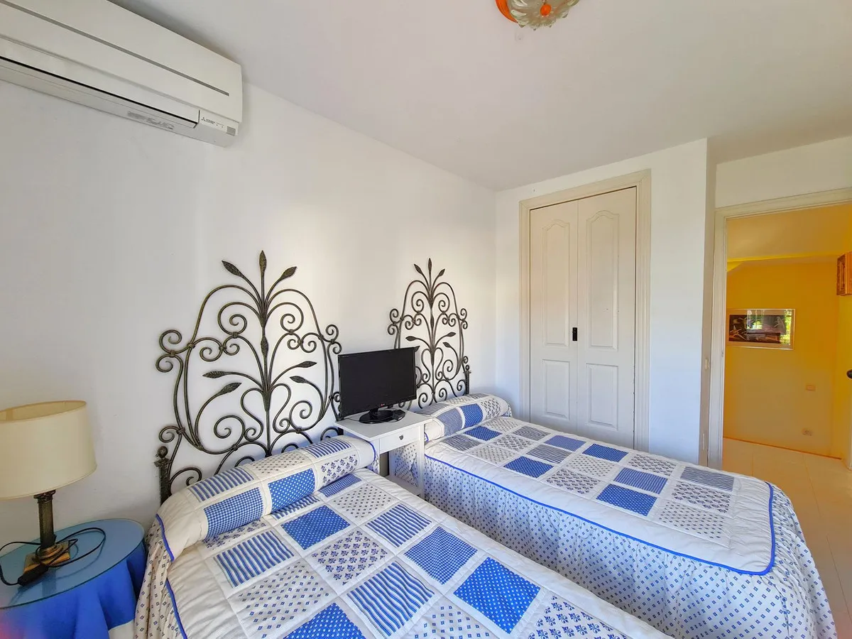 b33e7daa-3a75-4778-9260-205d805d000a