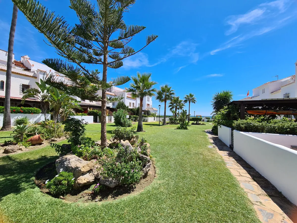 decc8233-16f4-48ff-bf8c-a7235cc71d38