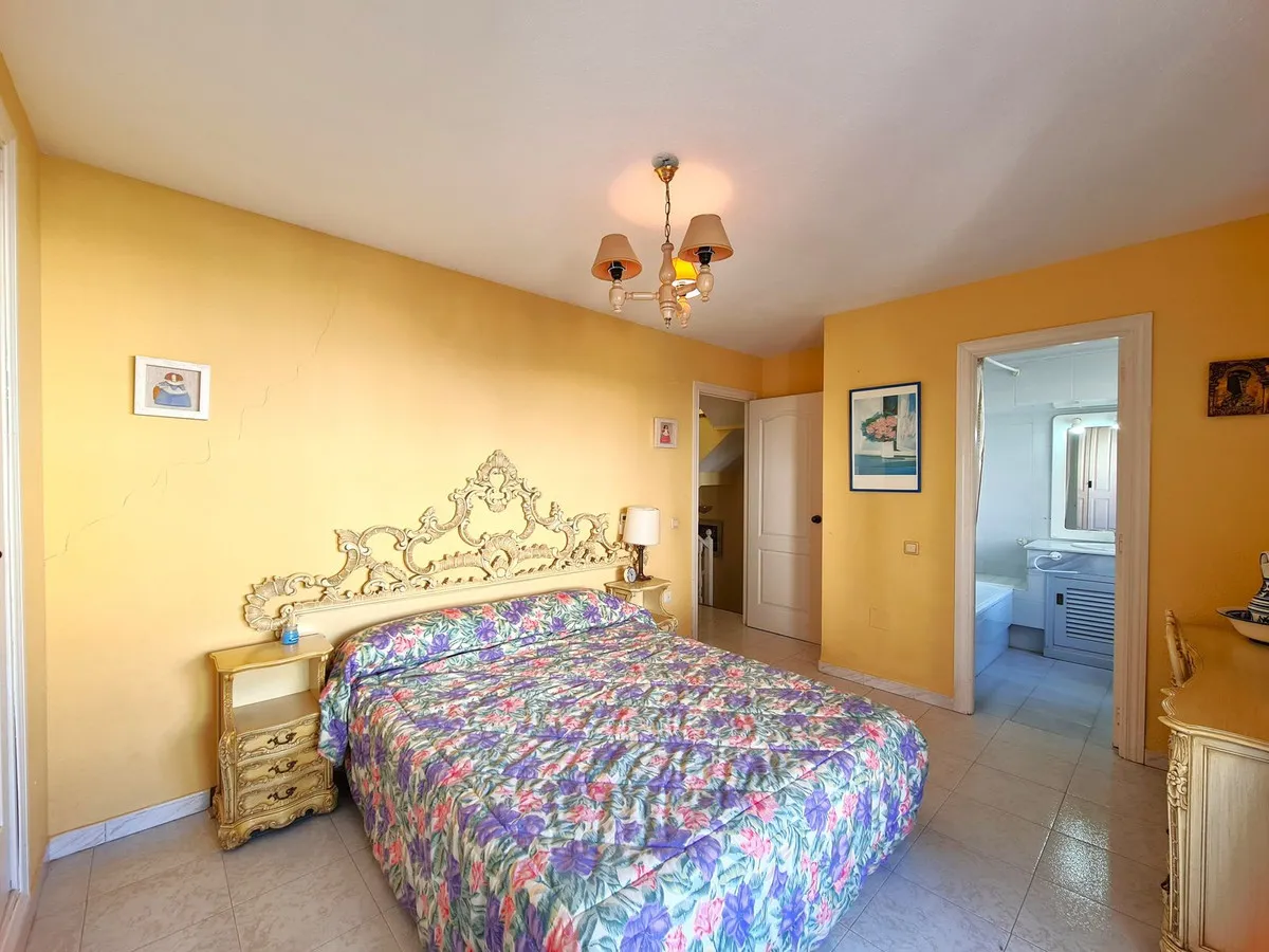 f2740e7c-1fbd-44d9-912c-22e1dd9704d6