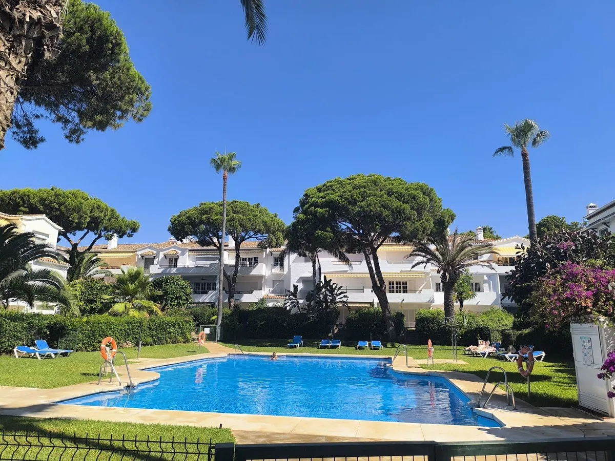 9032e0fb-81e9-4225-8d60-2cccb79df57b