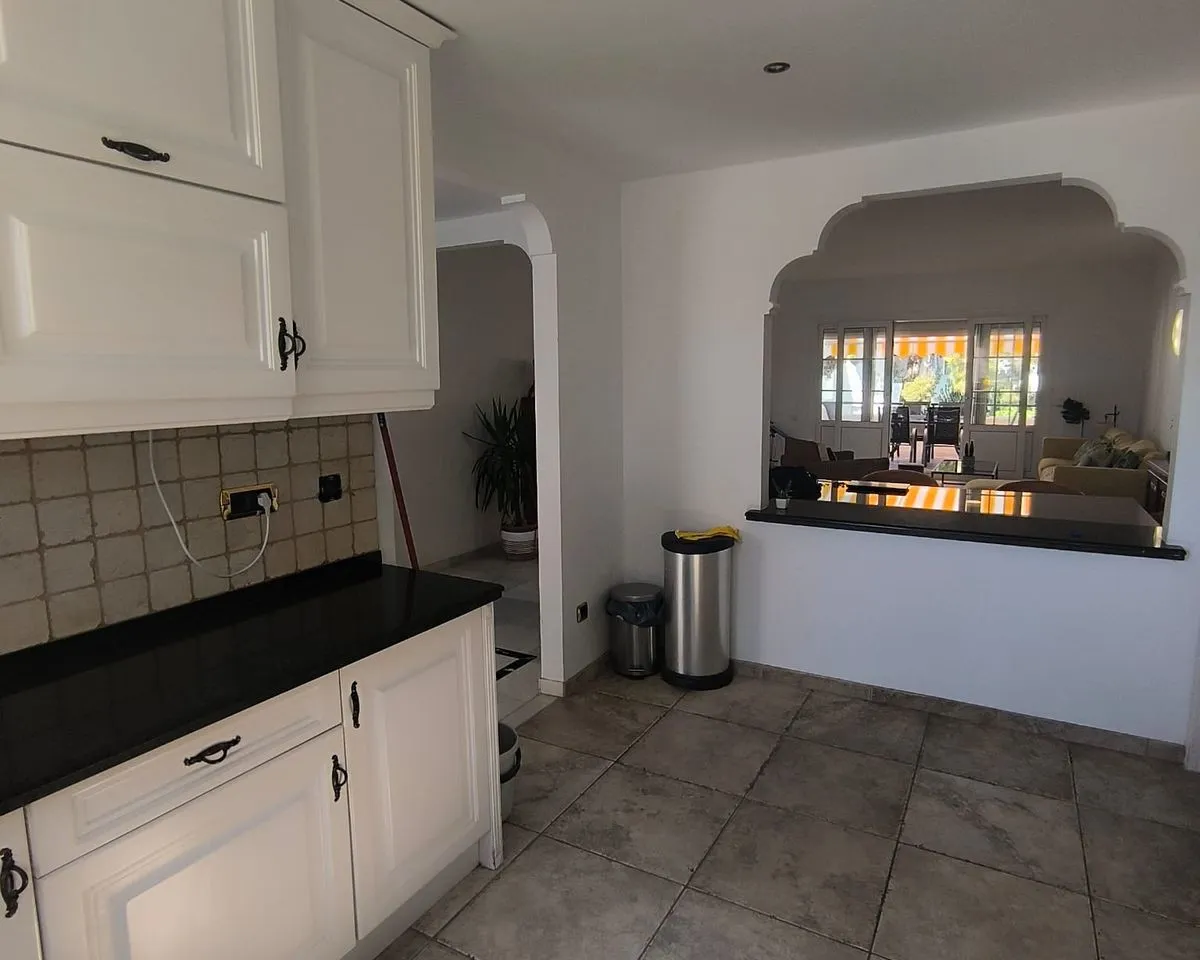 93222518-ef52-4144-884a-665351786bf7