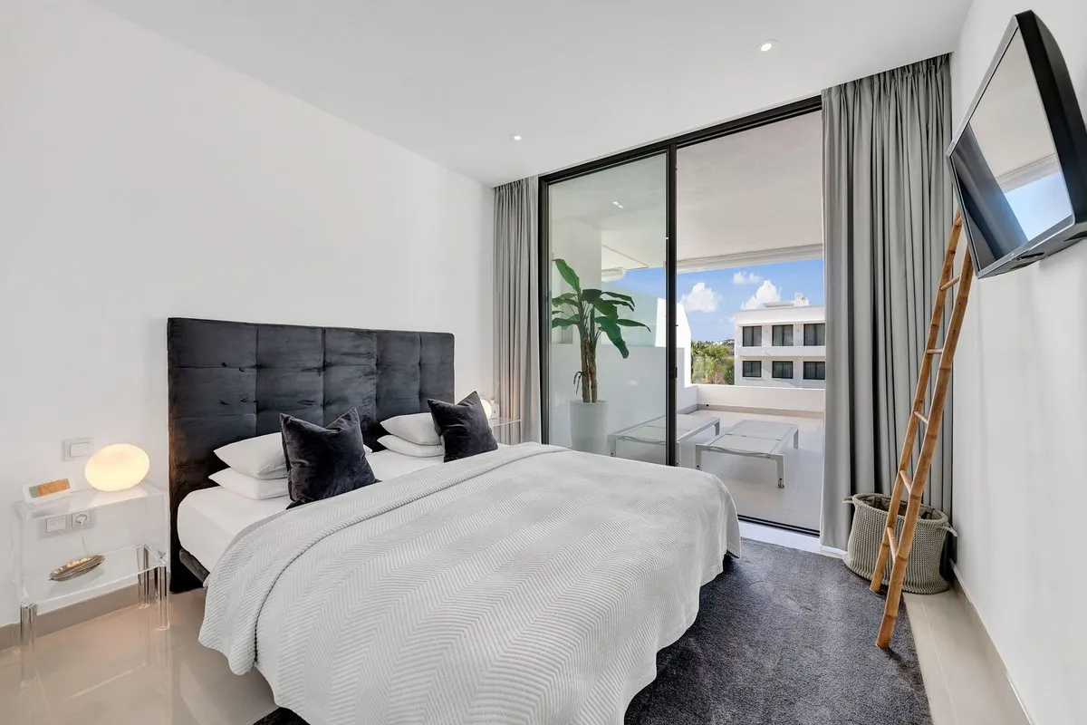 79c30c42-93d3-4f15-813f-e7052ab12aea