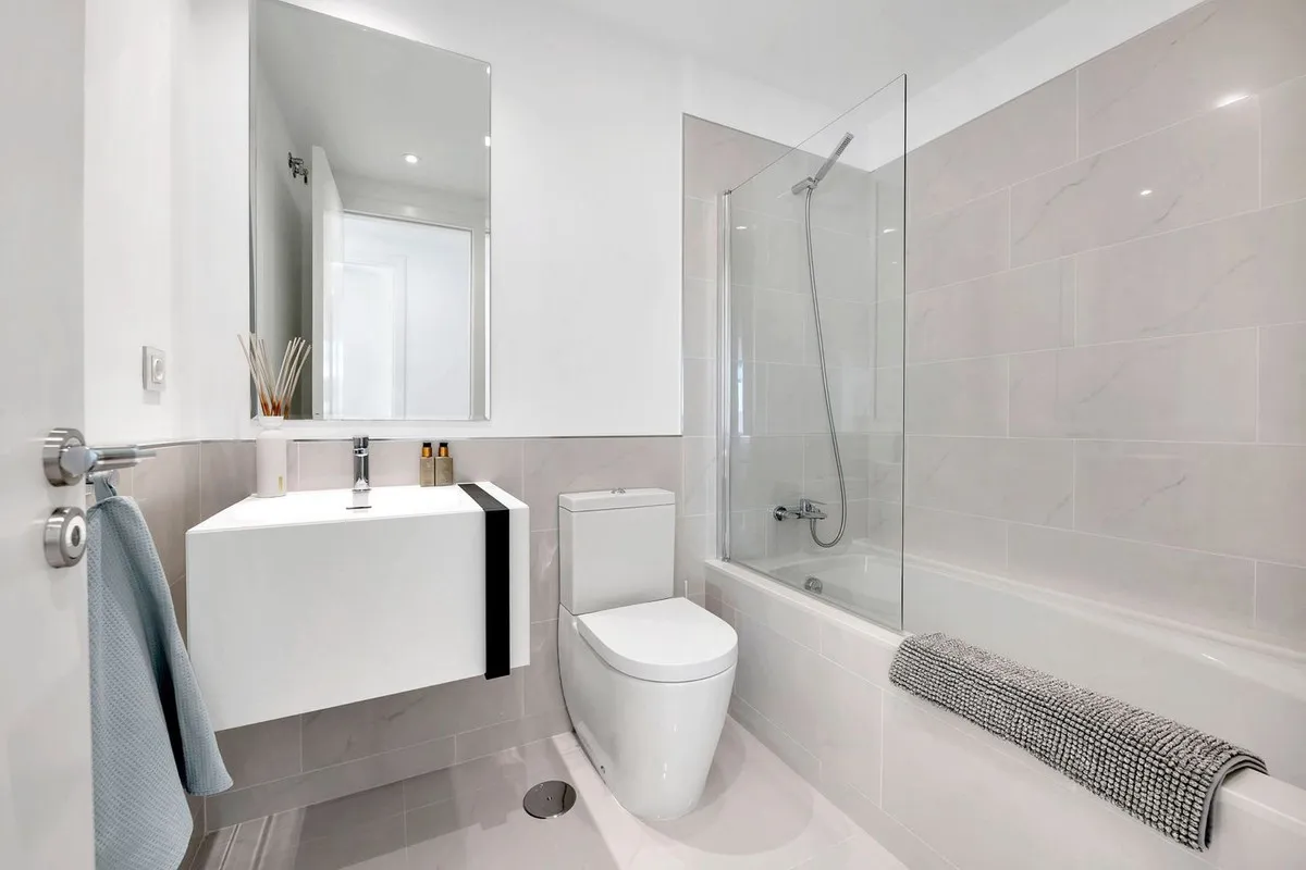 de048296-2c66-4faa-93d6-259168bb8155