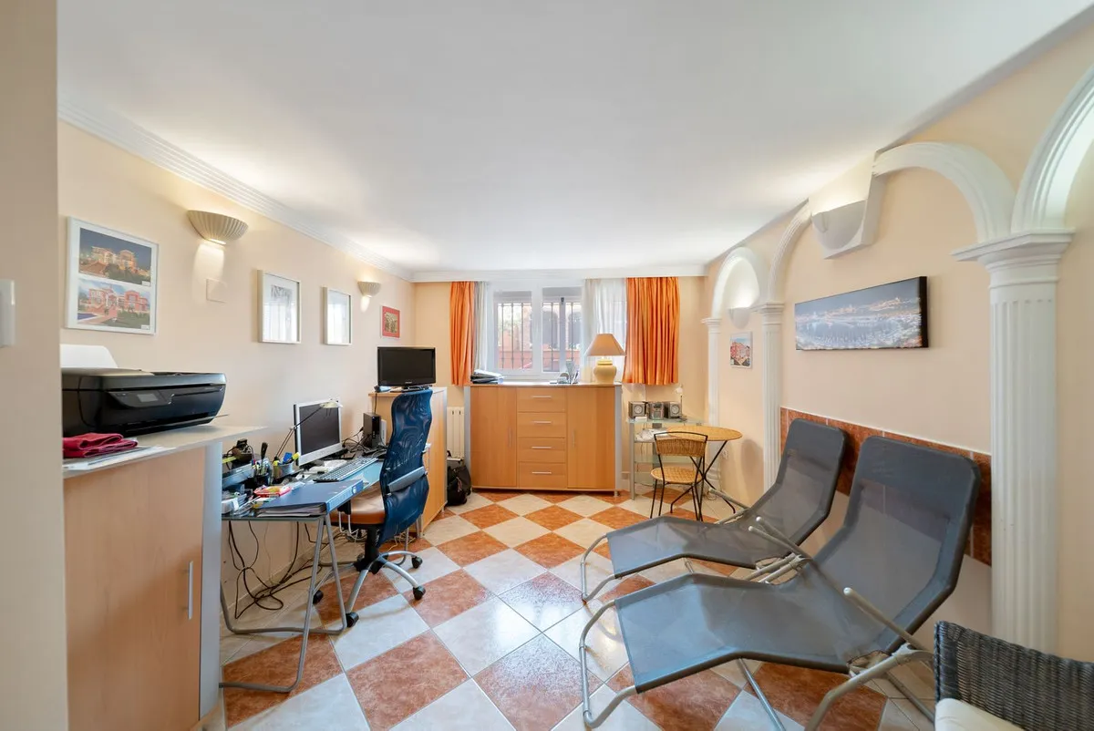 2bb84c5d-8d56-46f8-8b92-c6091cb9bd97