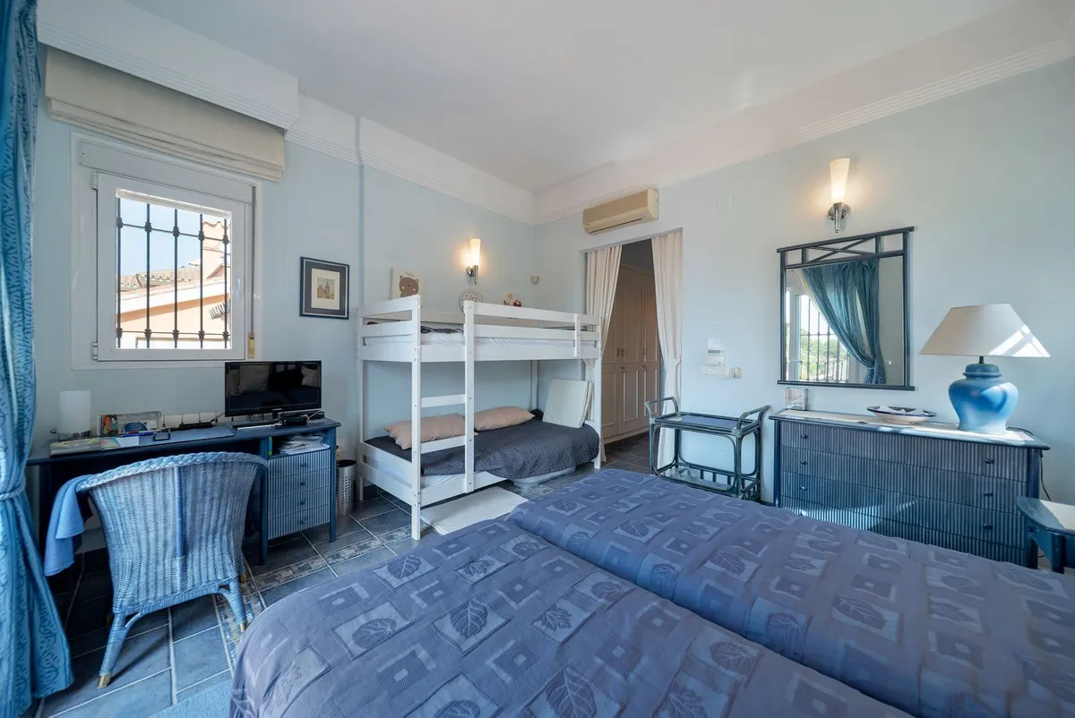 8acd0bb1-2cad-4dad-a6fd-65e7a166484a