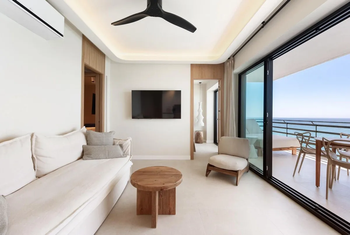 dbbafc17-6bac-41c5-afe0-3f17d28b2084