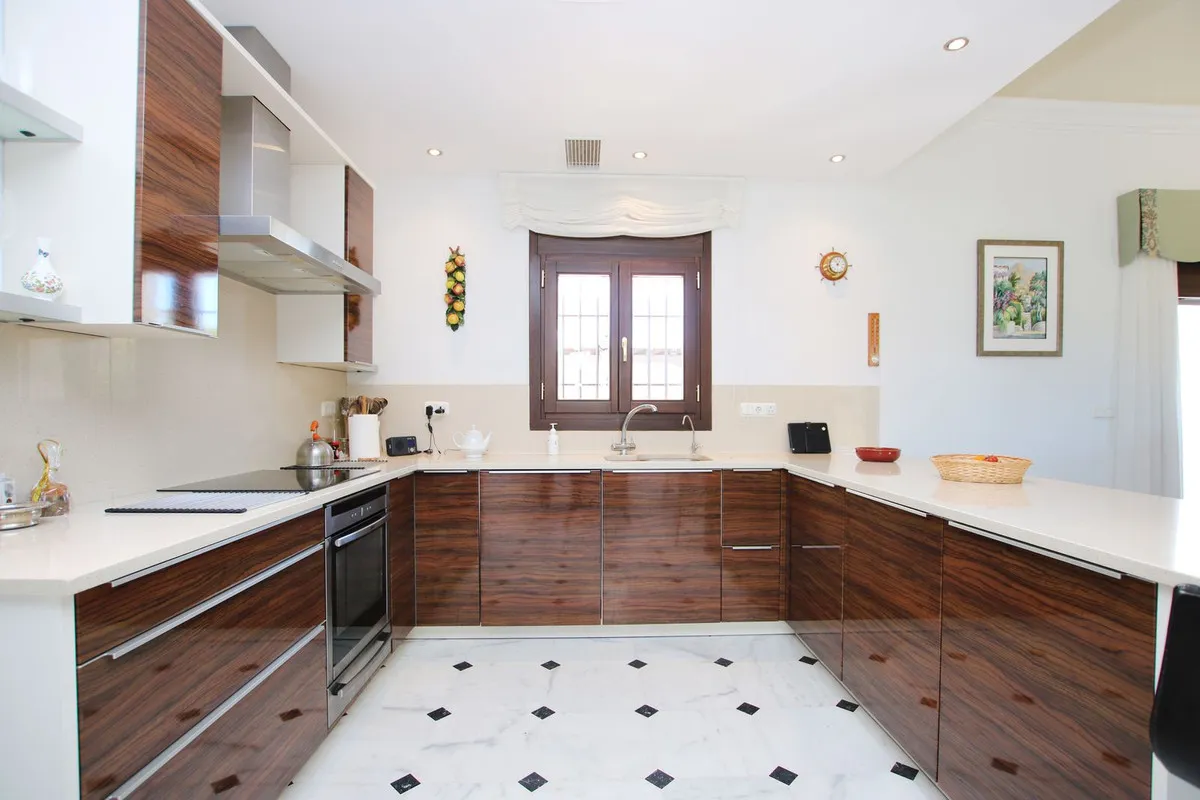 1e3dda6c-8d7a-414a-91a4-0300ff4d77a1