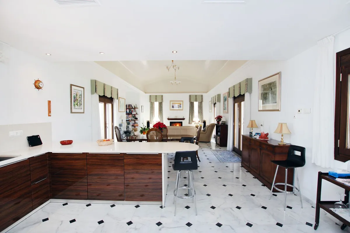 812be137-ddaa-499b-b0b9-0df22695d7bf