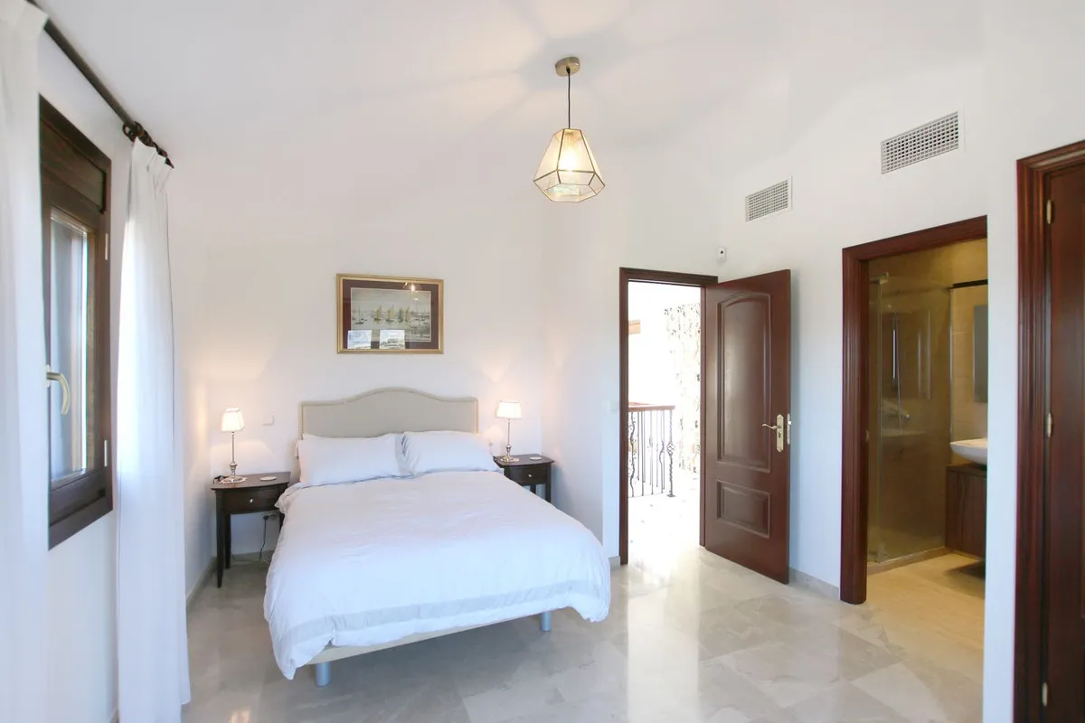 8bfeef44-f942-4b75-b090-0fdaff621677