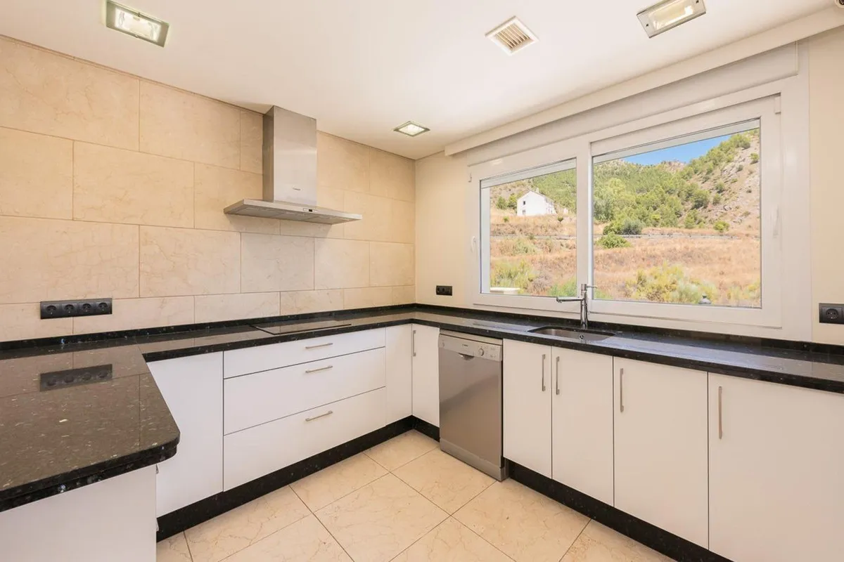 1467dc4e-3db8-4d18-af10-91c5e2b5d210