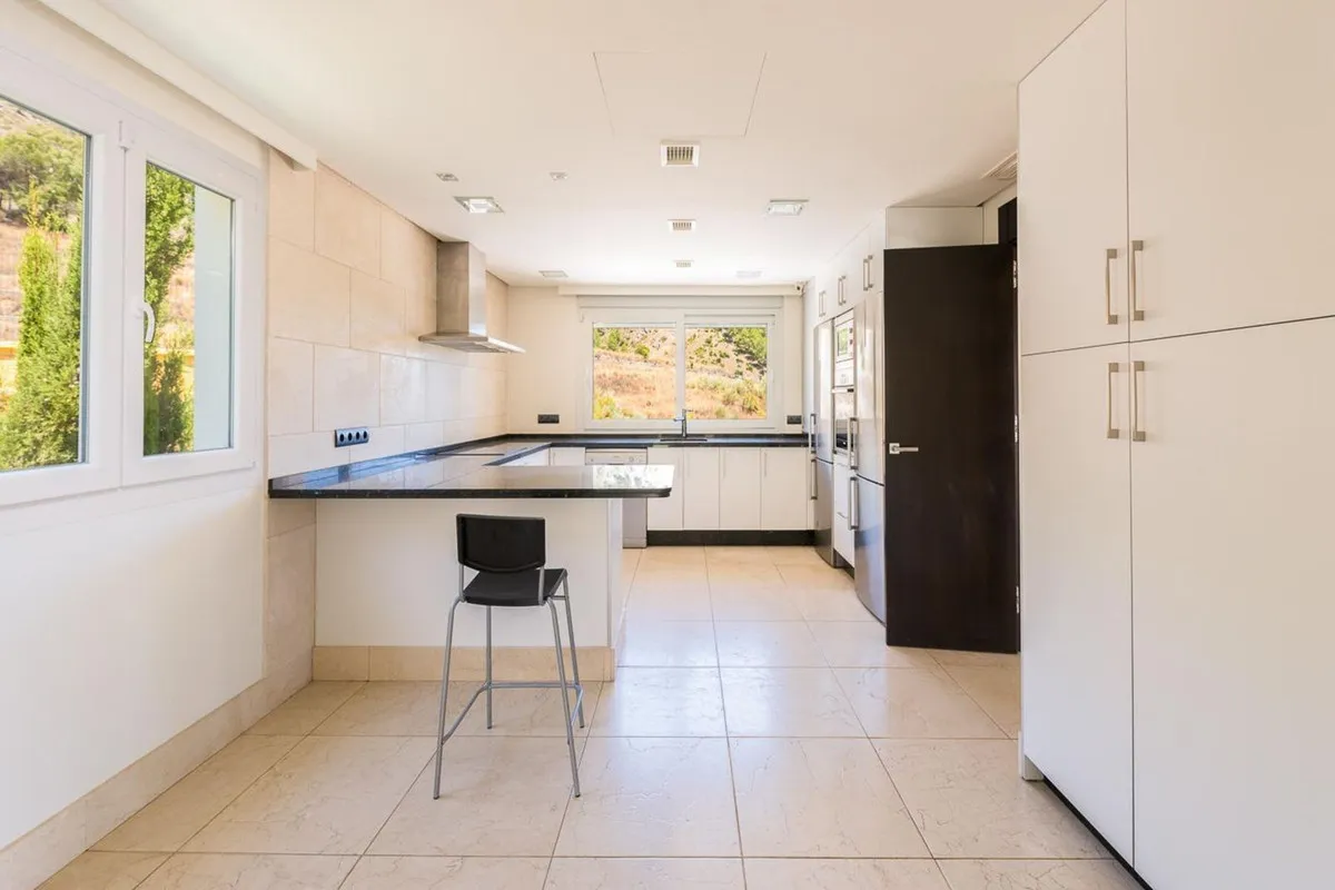 9d8ba4f8-ee2a-4327-b2ca-4398aa6f6436