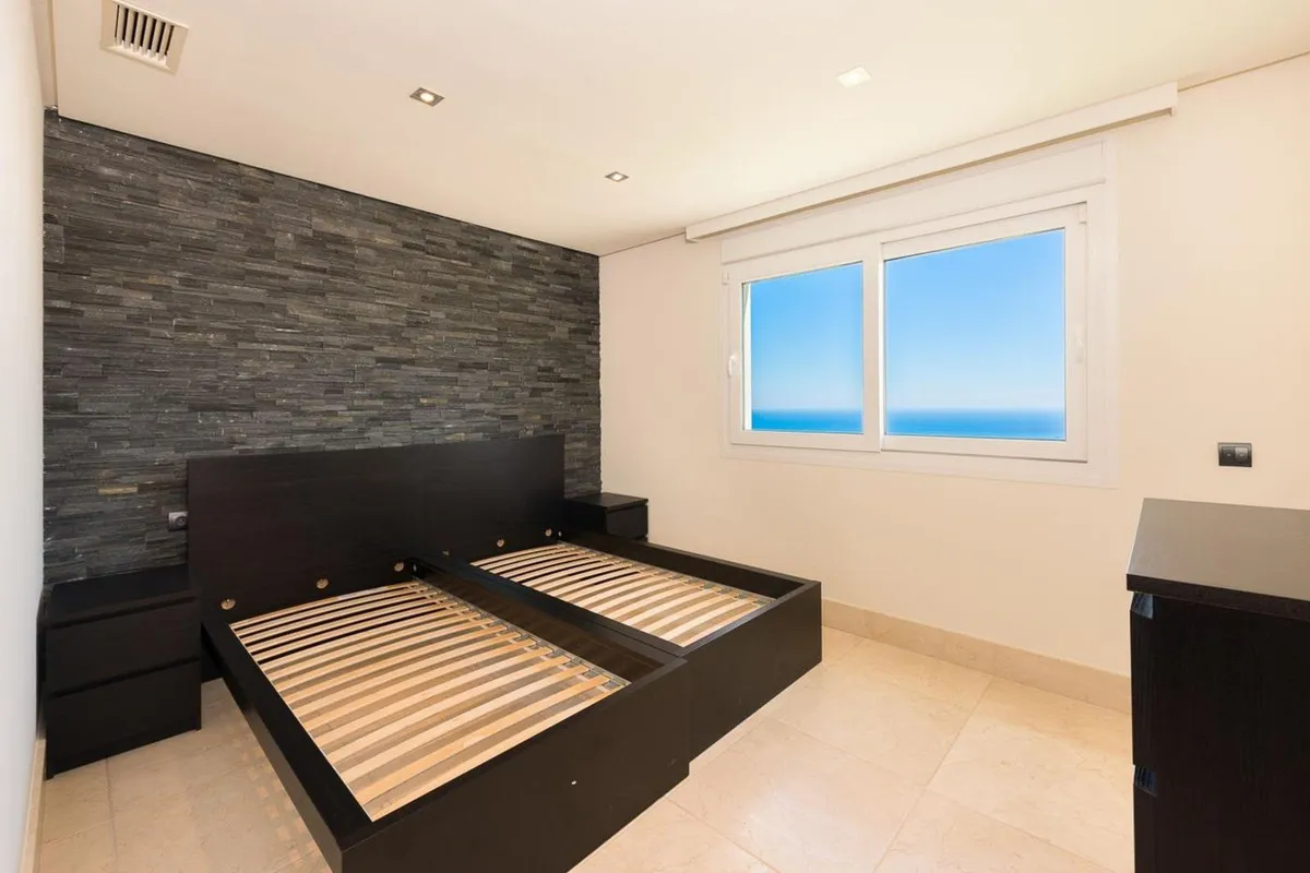 a7a3fdd4-0f0e-463d-a125-7b9297ef549a