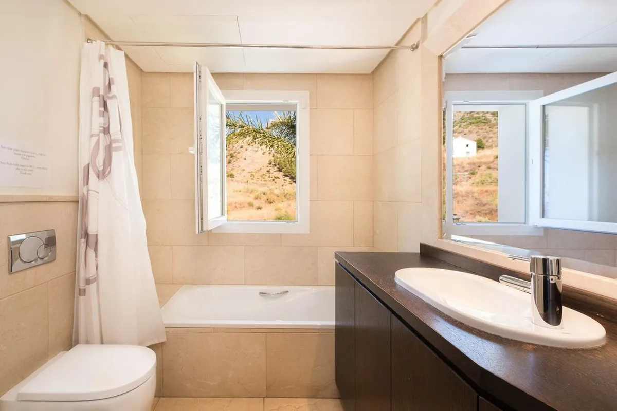 ecbe3075-bcba-4abd-a0c3-7f4987286c8c