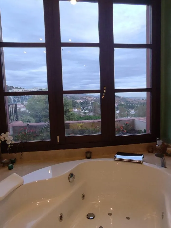 e21a43fb-ce4c-4403-8748-ba00b0861ff8