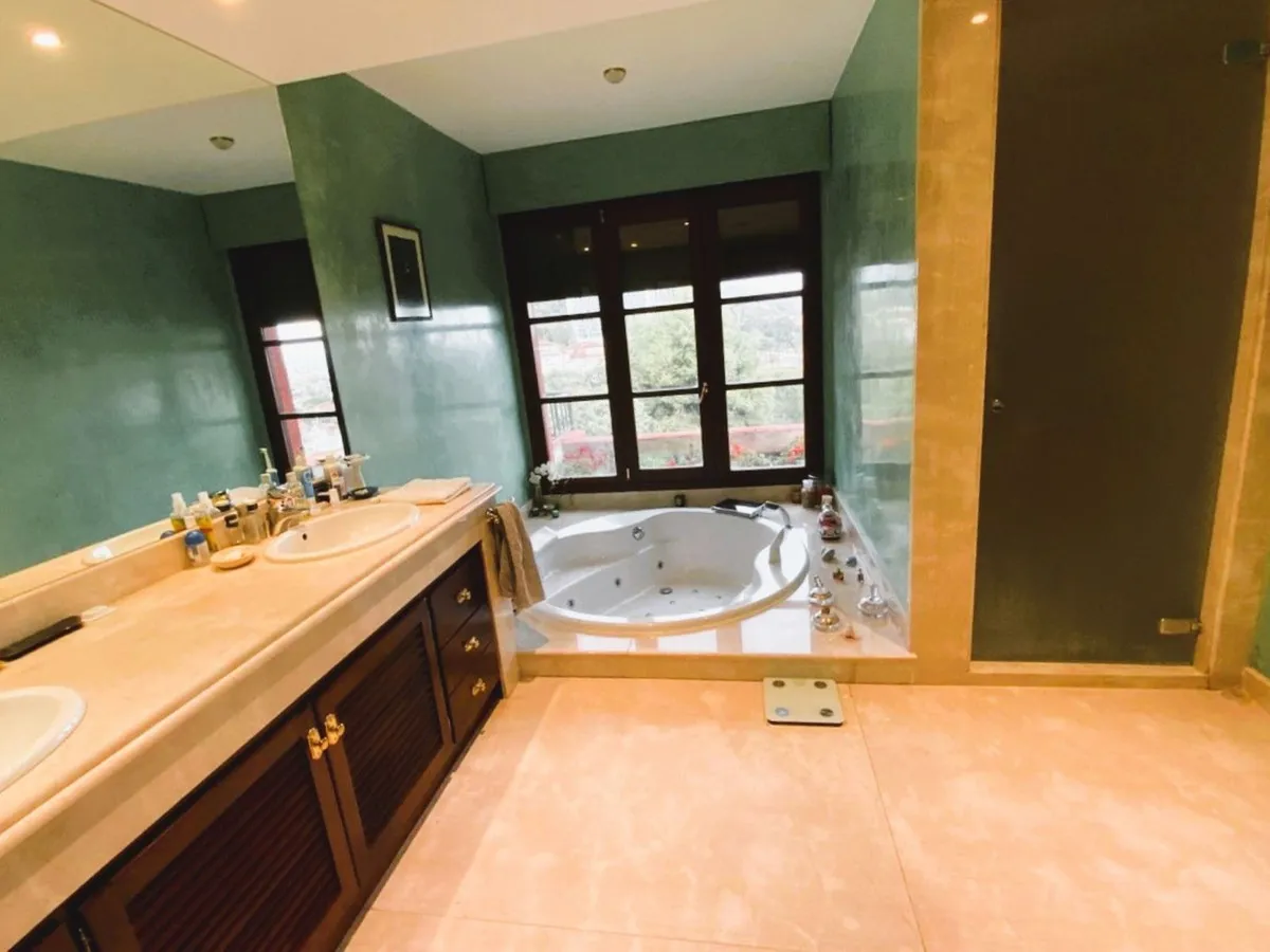 f940bc1a-55eb-4874-b617-924ab4c572c9