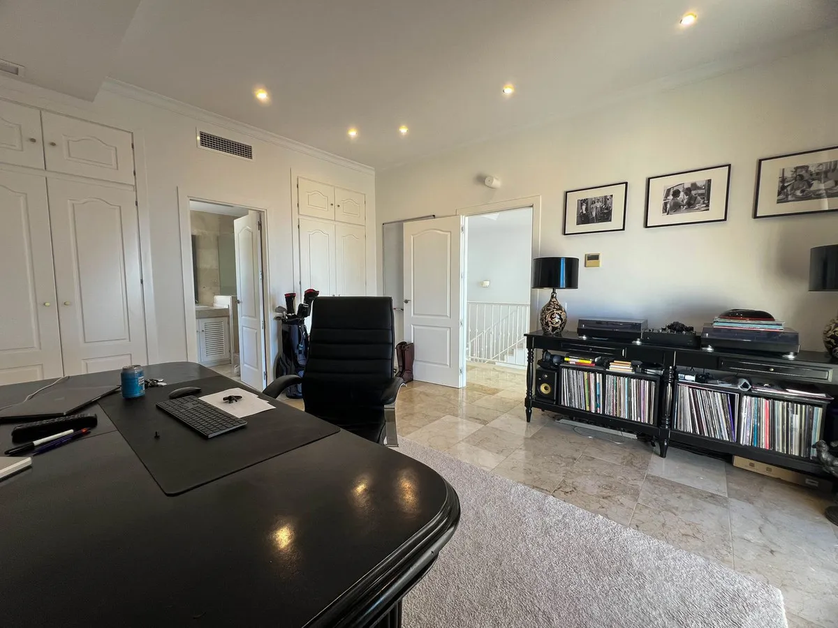 a0a34cfb-f109-438e-8b5a-4de411aa571d